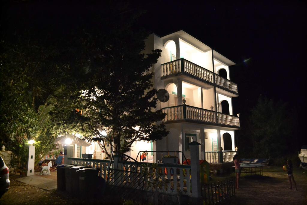Apartmani Jenny I Tania Lopar Exterior photo