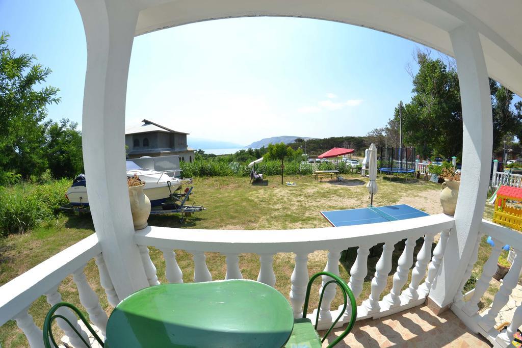 Apartmani Jenny I Tania Lopar Exterior photo