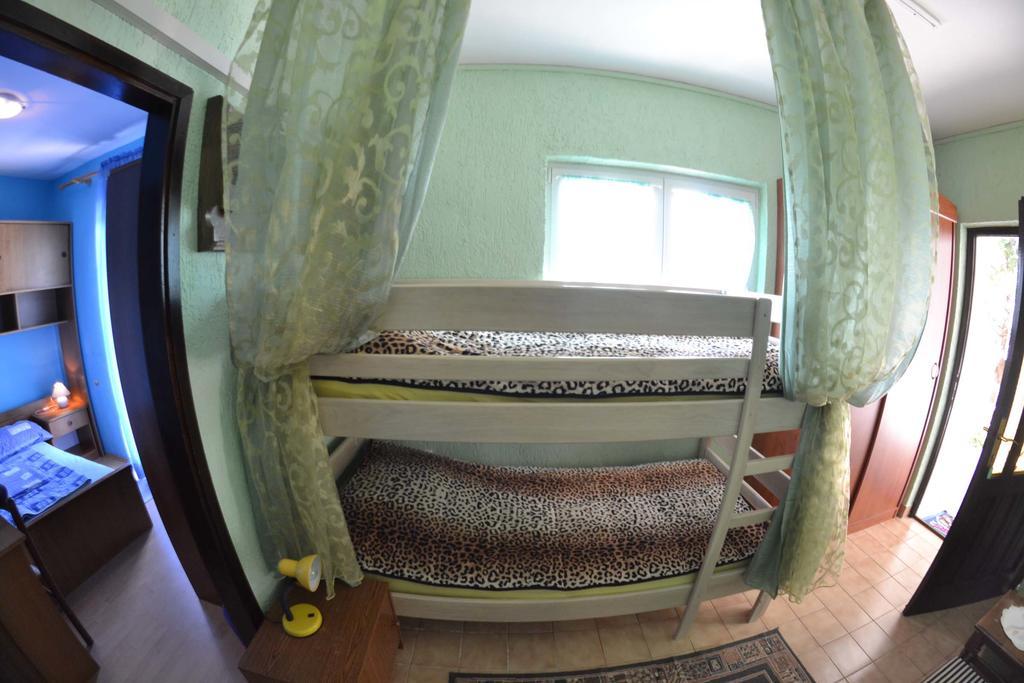 Apartmani Jenny I Tania Lopar Exterior photo