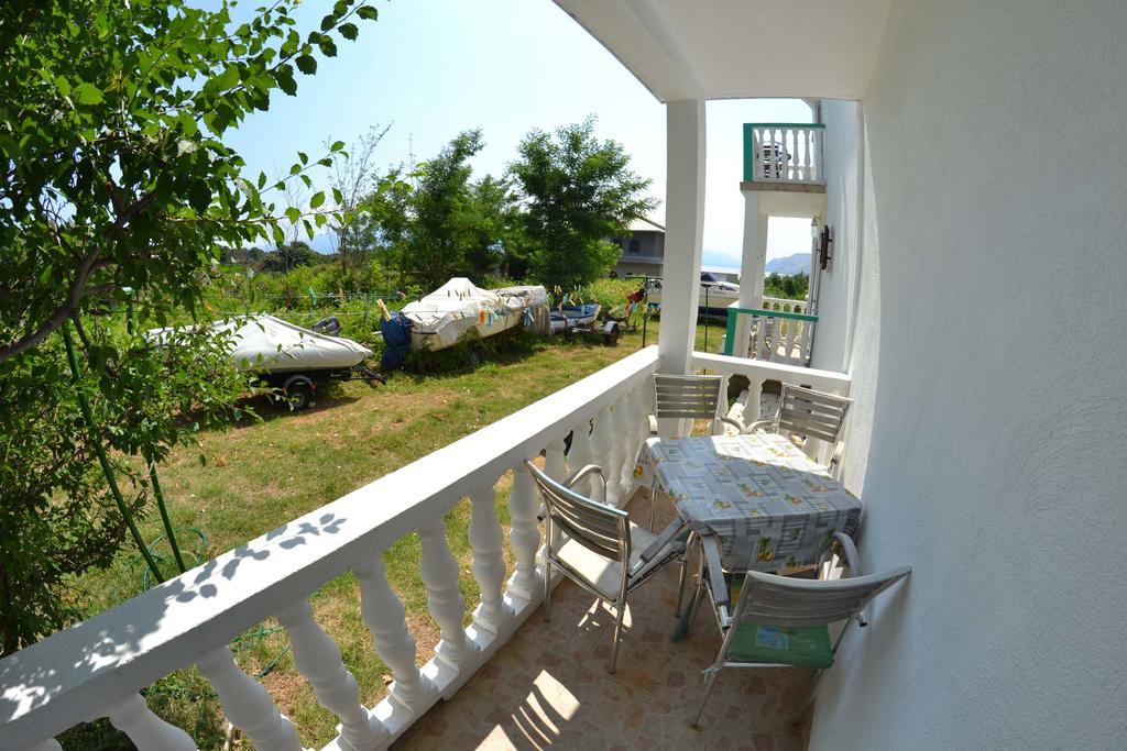 Apartmani Jenny I Tania Lopar Exterior photo