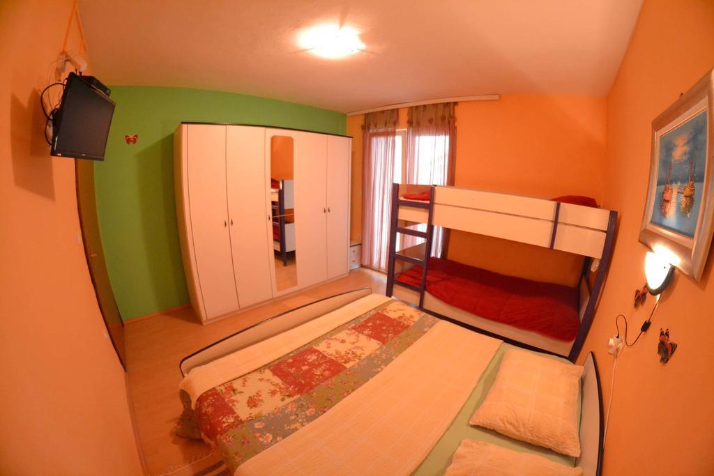 Apartmani Jenny I Tania Lopar Exterior photo