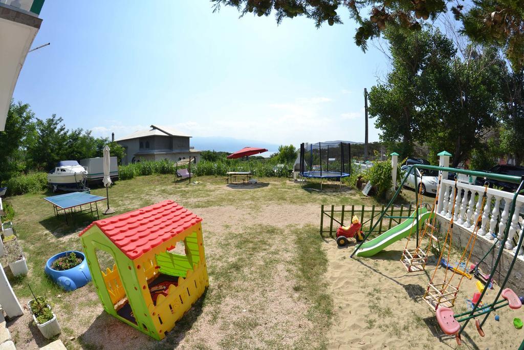 Apartmani Jenny I Tania Lopar Exterior photo