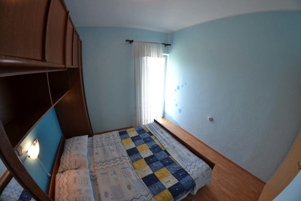 Apartmani Jenny I Tania Lopar Exterior photo