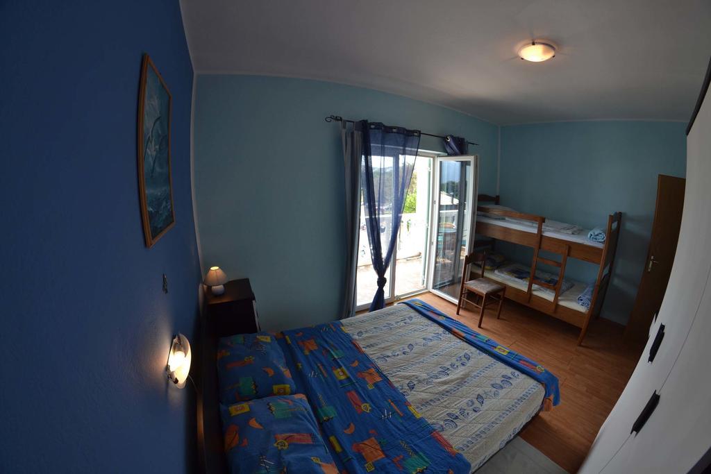 Apartmani Jenny I Tania Lopar Exterior photo