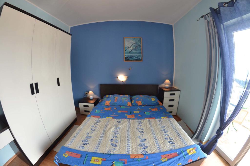 Apartmani Jenny I Tania Lopar Exterior photo