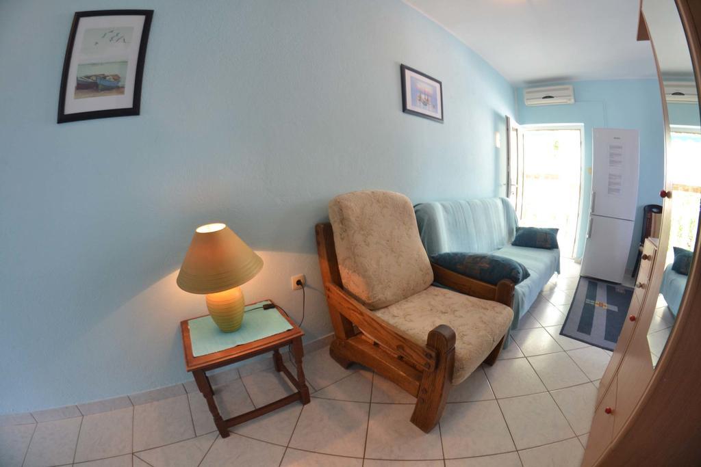 Apartmani Jenny I Tania Lopar Exterior photo