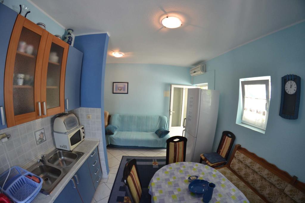 Apartmani Jenny I Tania Lopar Exterior photo