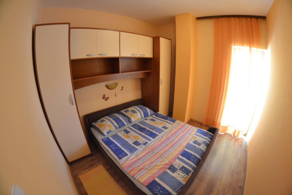 Apartmani Jenny I Tania Lopar Exterior photo