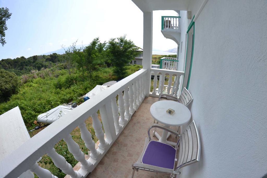Apartmani Jenny I Tania Lopar Exterior photo