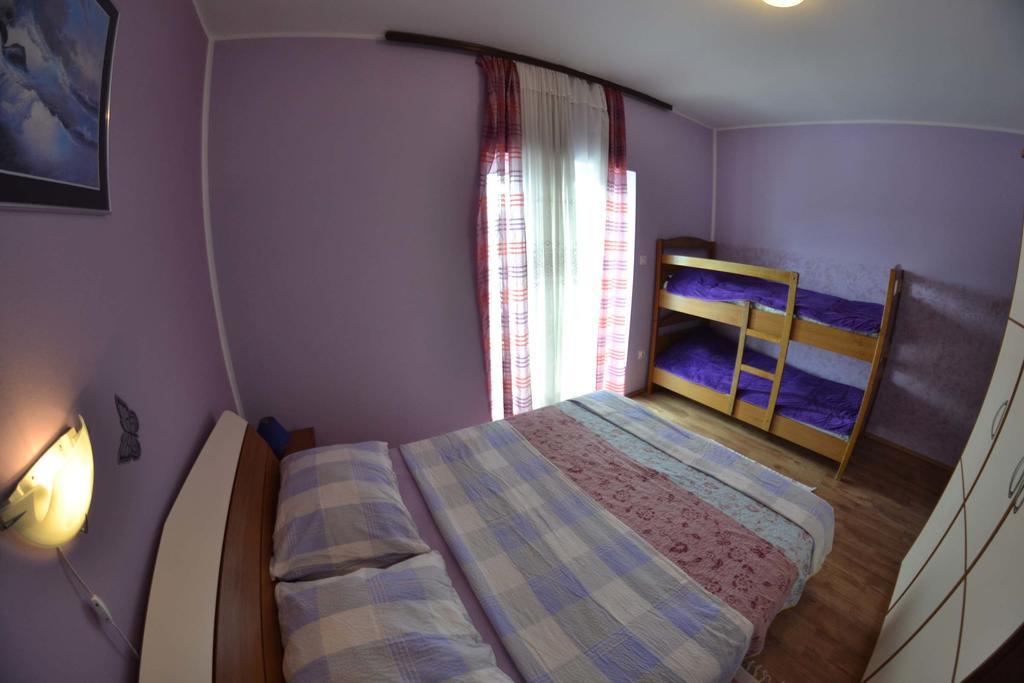 Apartmani Jenny I Tania Lopar Exterior photo